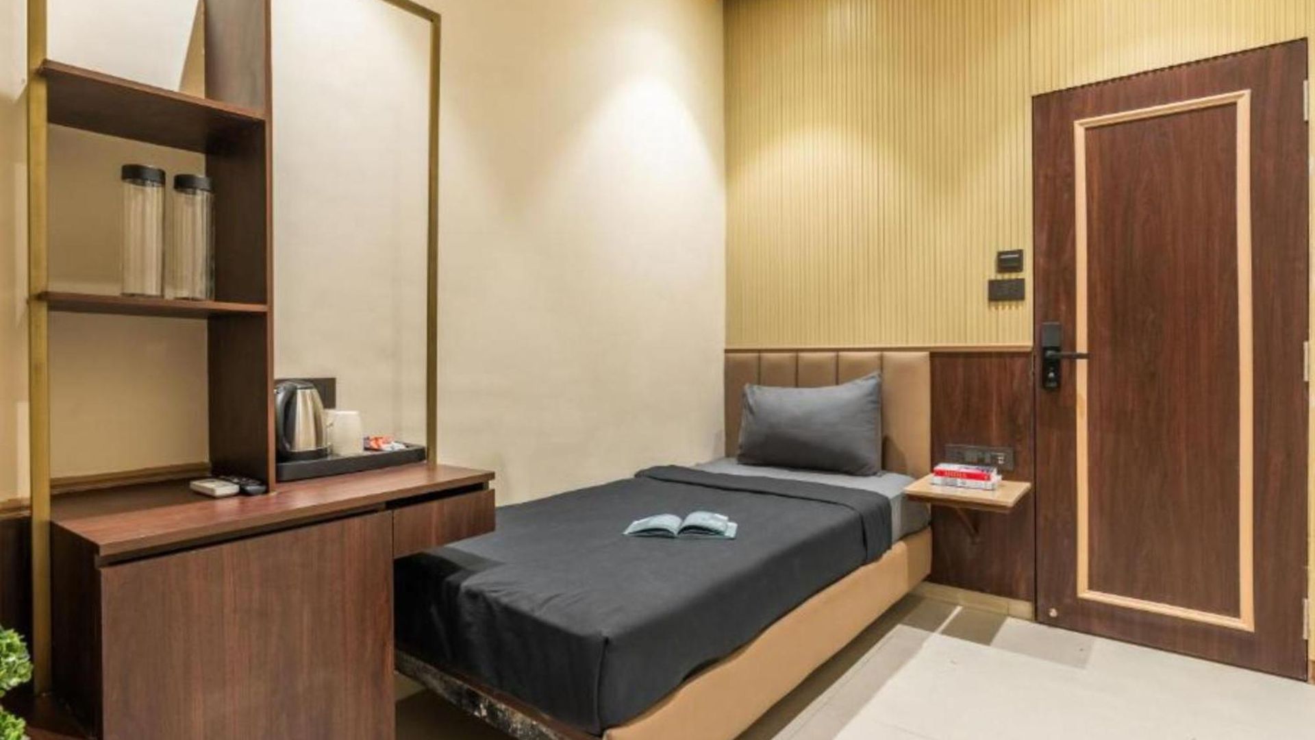 The Mumbai, International Airport Hostel *