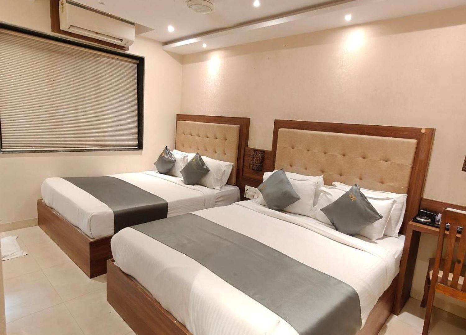Hotel Amber Palace 3*