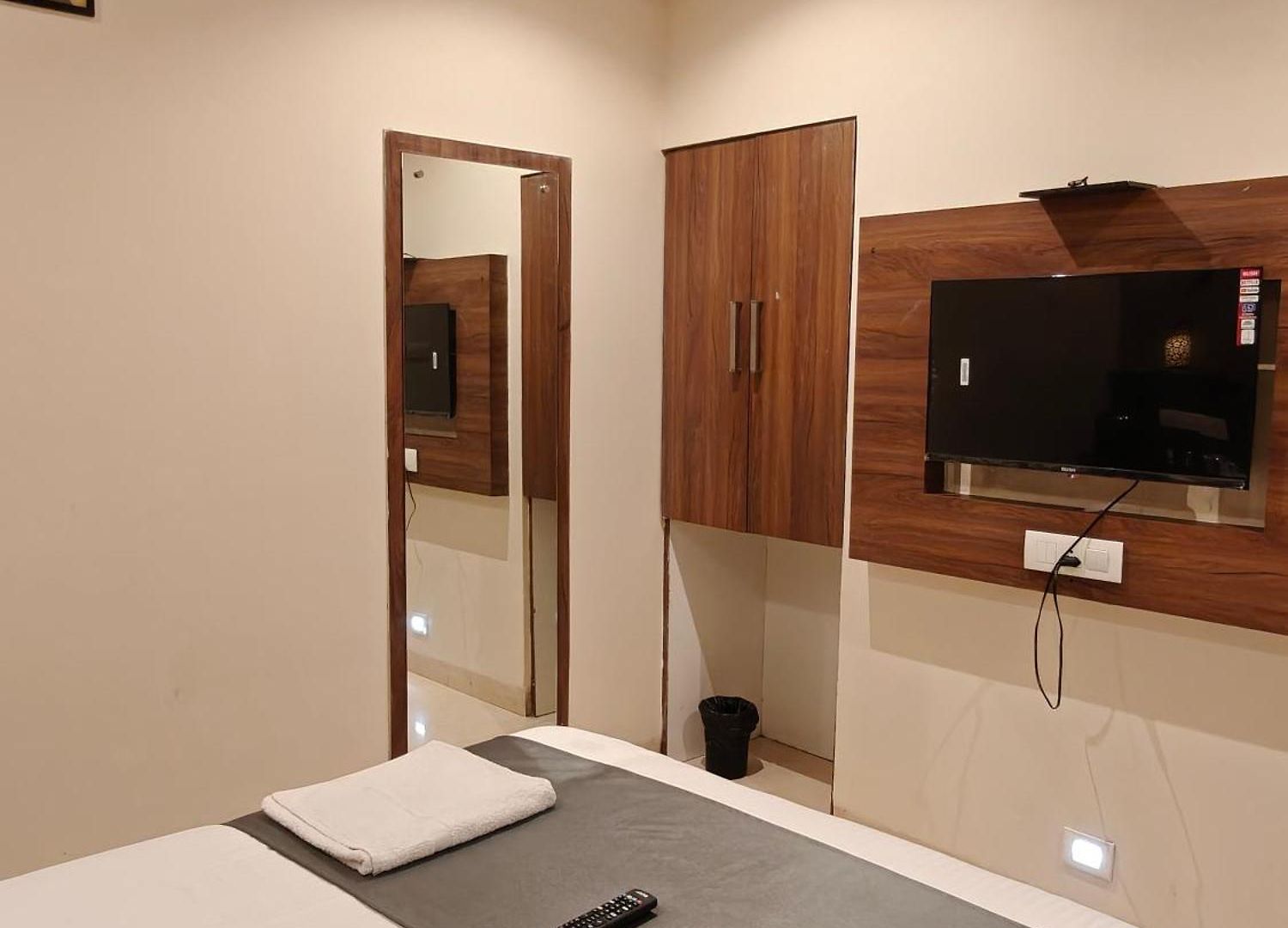 Hotel Amber Palace 3*
