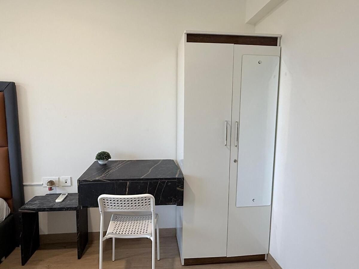 Coastal Chic - 10min From Airport Apartment *