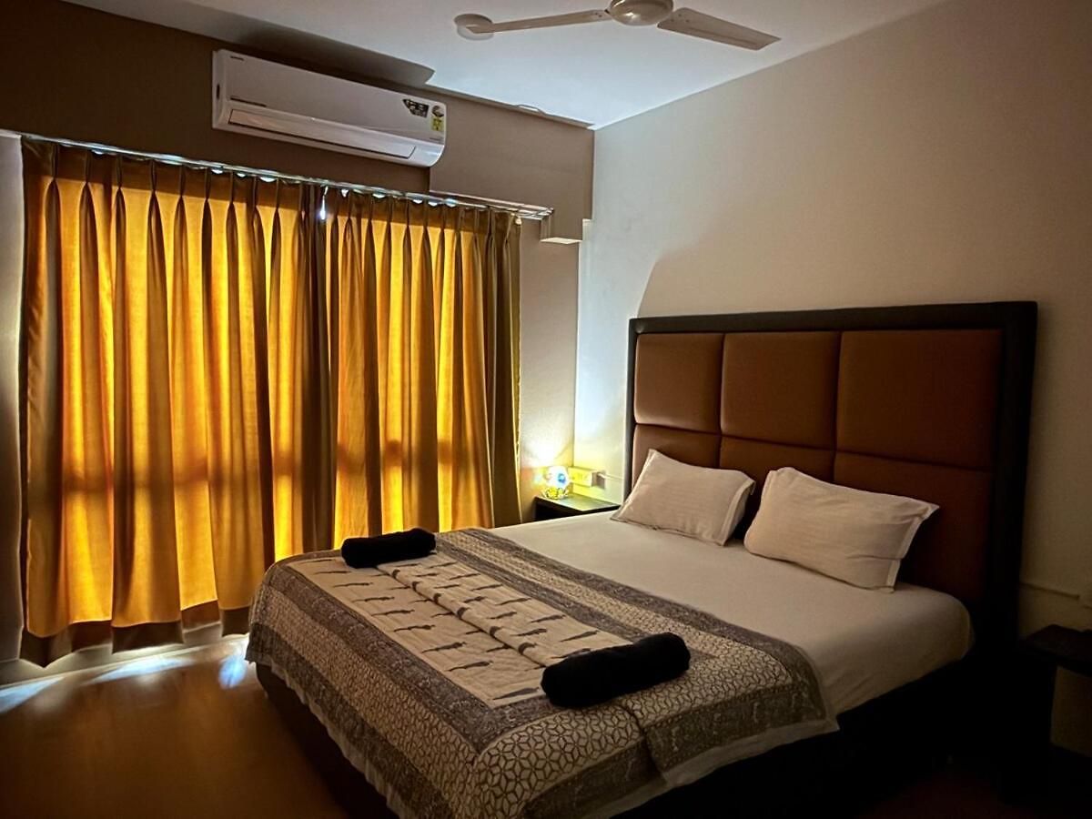 Coastal Chic - 10min From Airport Apartment *