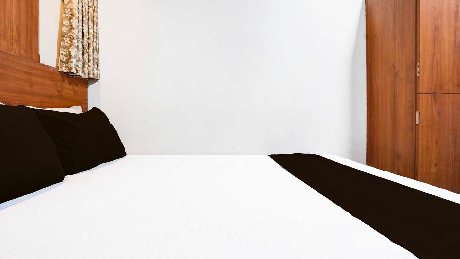 Hotel Collection O Bkc Santacruz East Mumbai