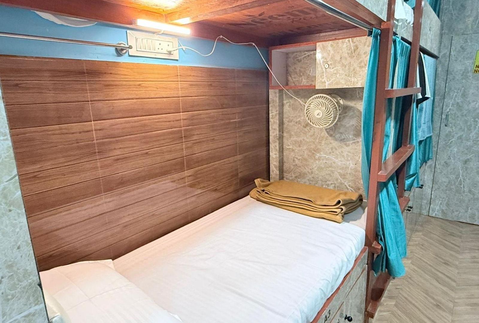 Signature Hostel Mumbai
