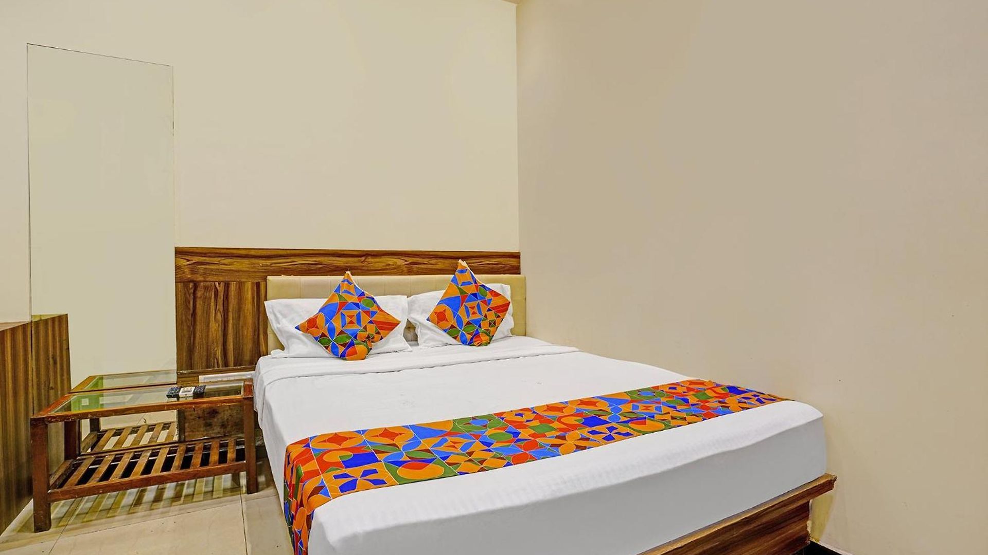 Fabhotel Galaxy - Nr Midc Andheri