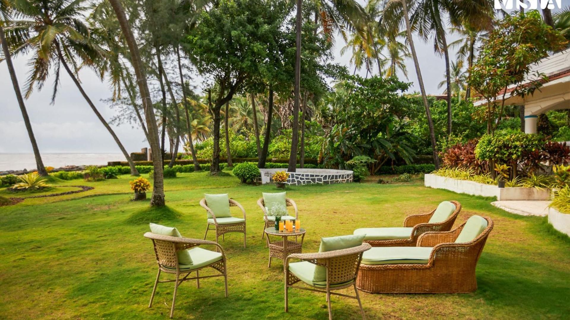 Stayvista's Bharat - Beachfront Serenity With A Spacious Lawn * Mumbai