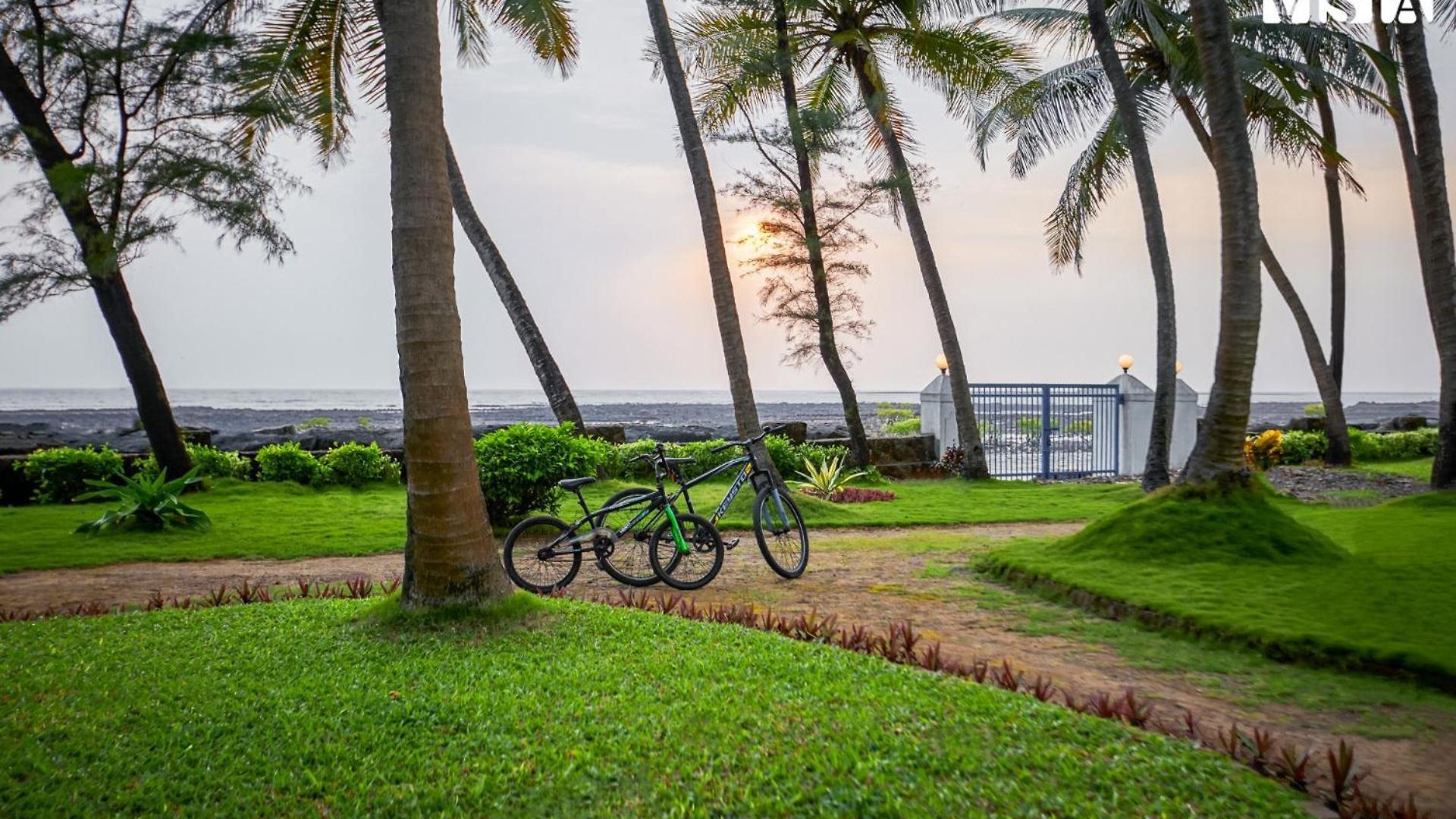 Stayvista's Bharat - Beachfront Serenity With A Spacious Lawn Villa