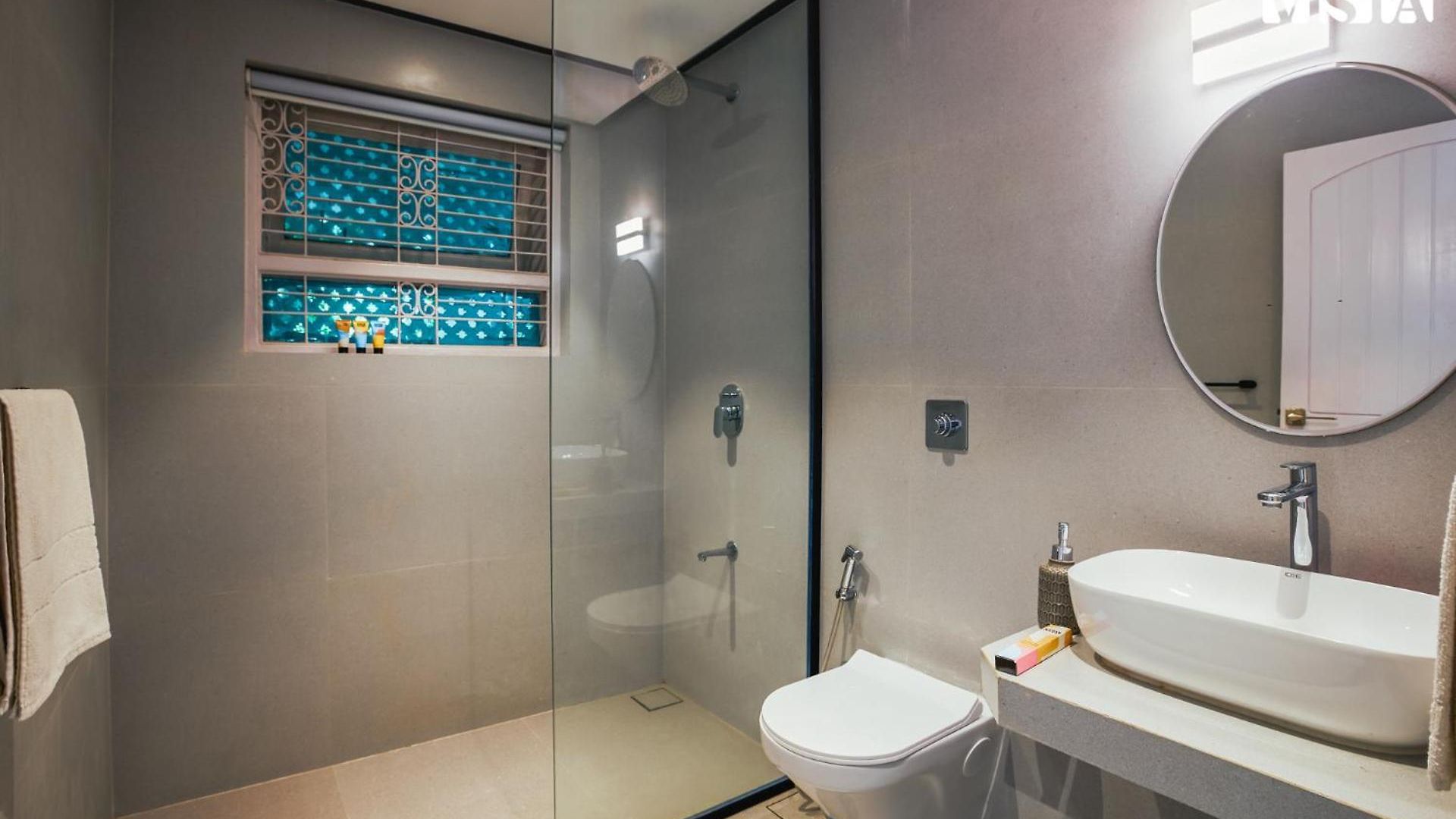 Stayvista's Bharat - Beachfront Serenity With A Spacious Lawn Villa Mumbai