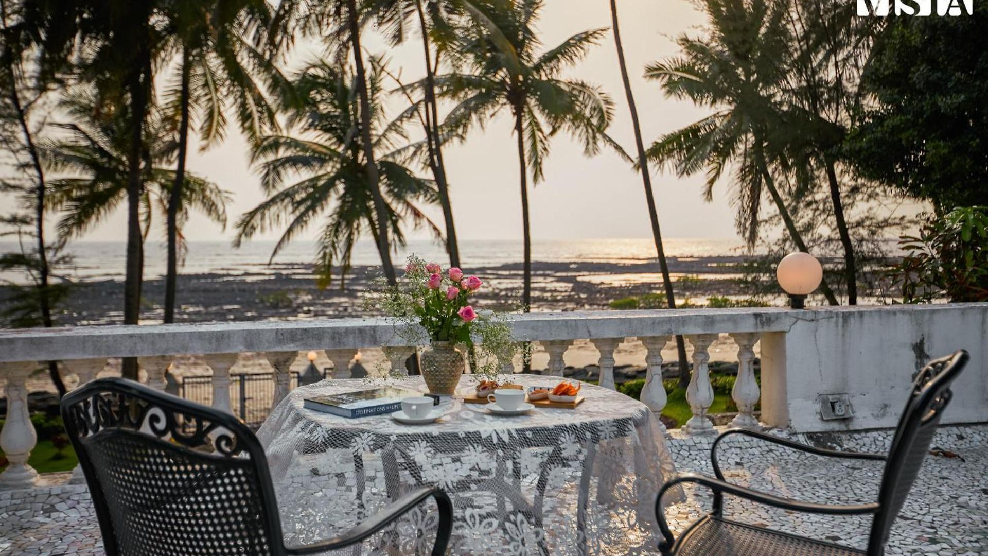 Villa Stayvista's Bharat - Beachfront Serenity With A Spacious Lawn Mumbai