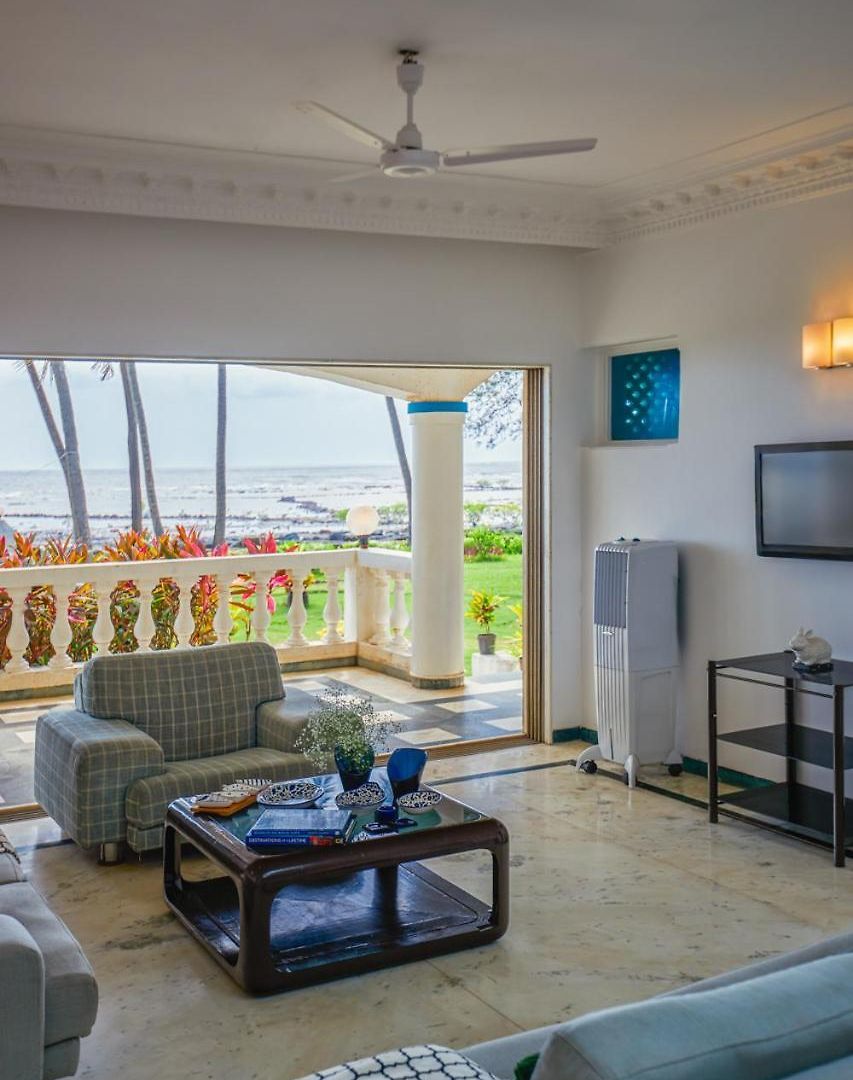 Stayvista's Bharat - Beachfront Serenity With A Spacious Lawn * Mumbai