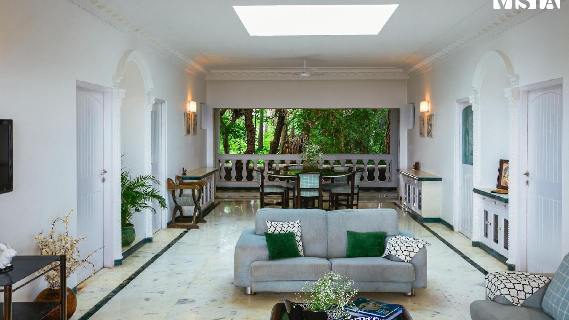 Stayvista's Bharat - Beachfront Serenity With A Spacious Lawn Mumbai