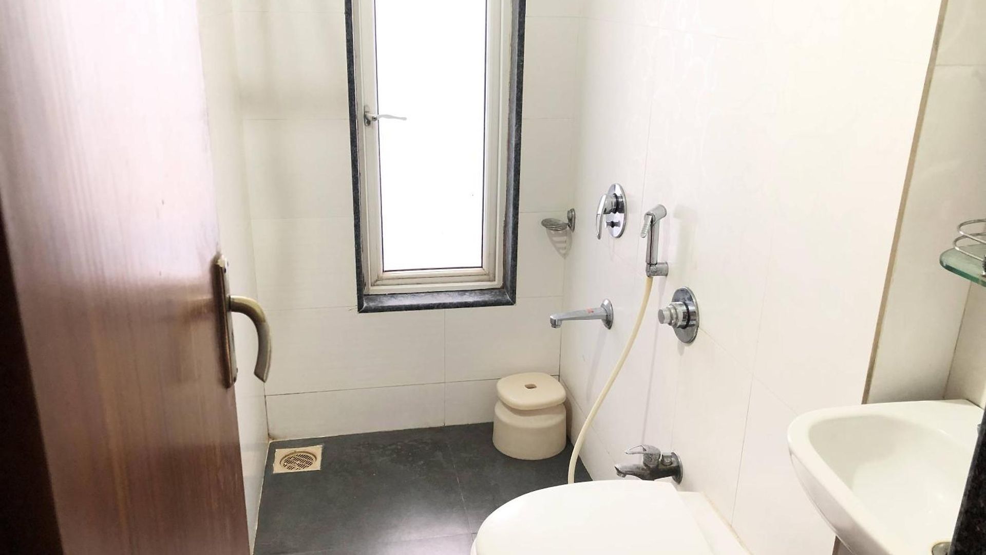 Homestay Treat Homes Service In Bkc Siddhant 401 Mumbai