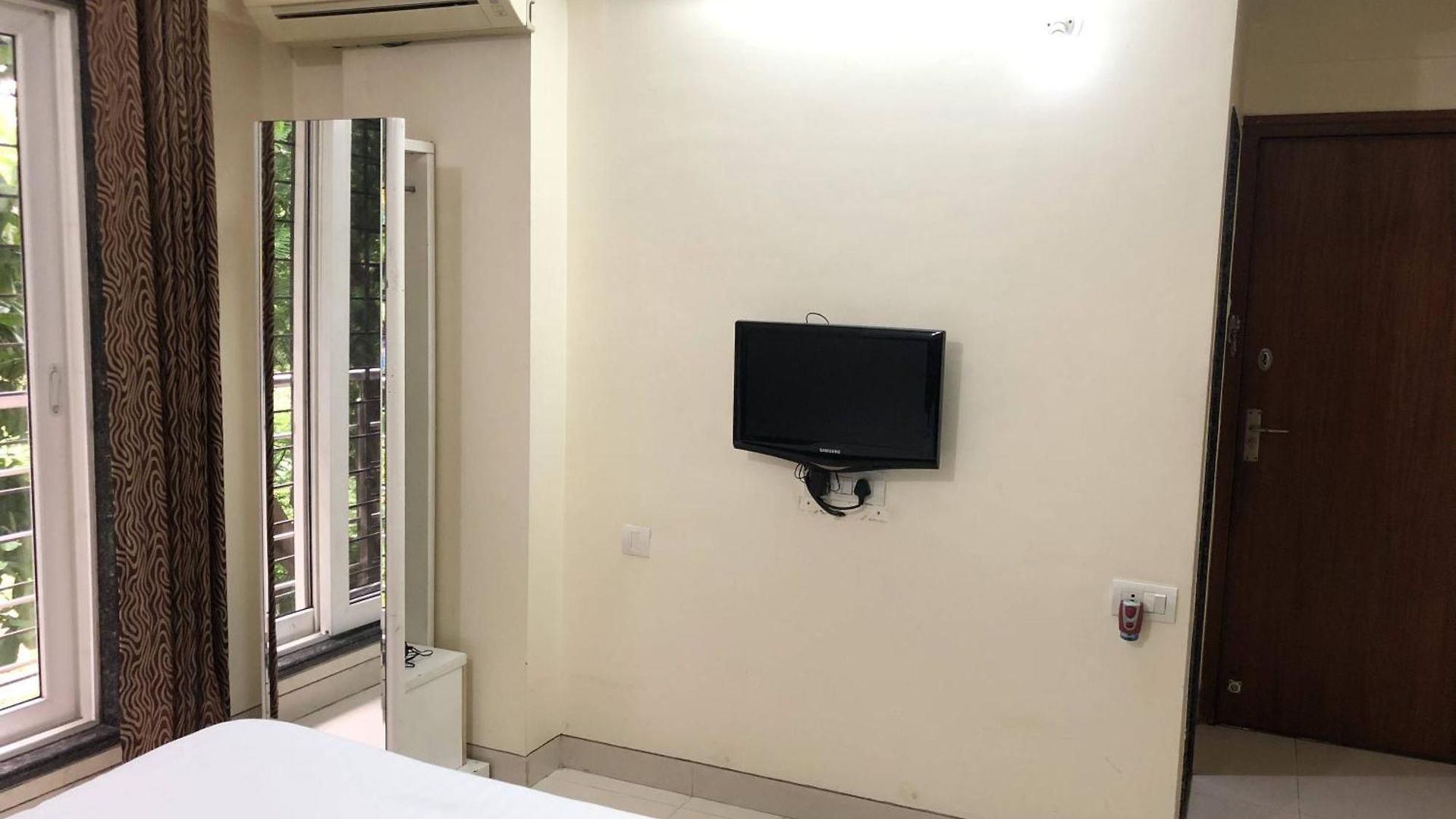 Homestay Treat Homes Service In Bkc Siddhant 401 *