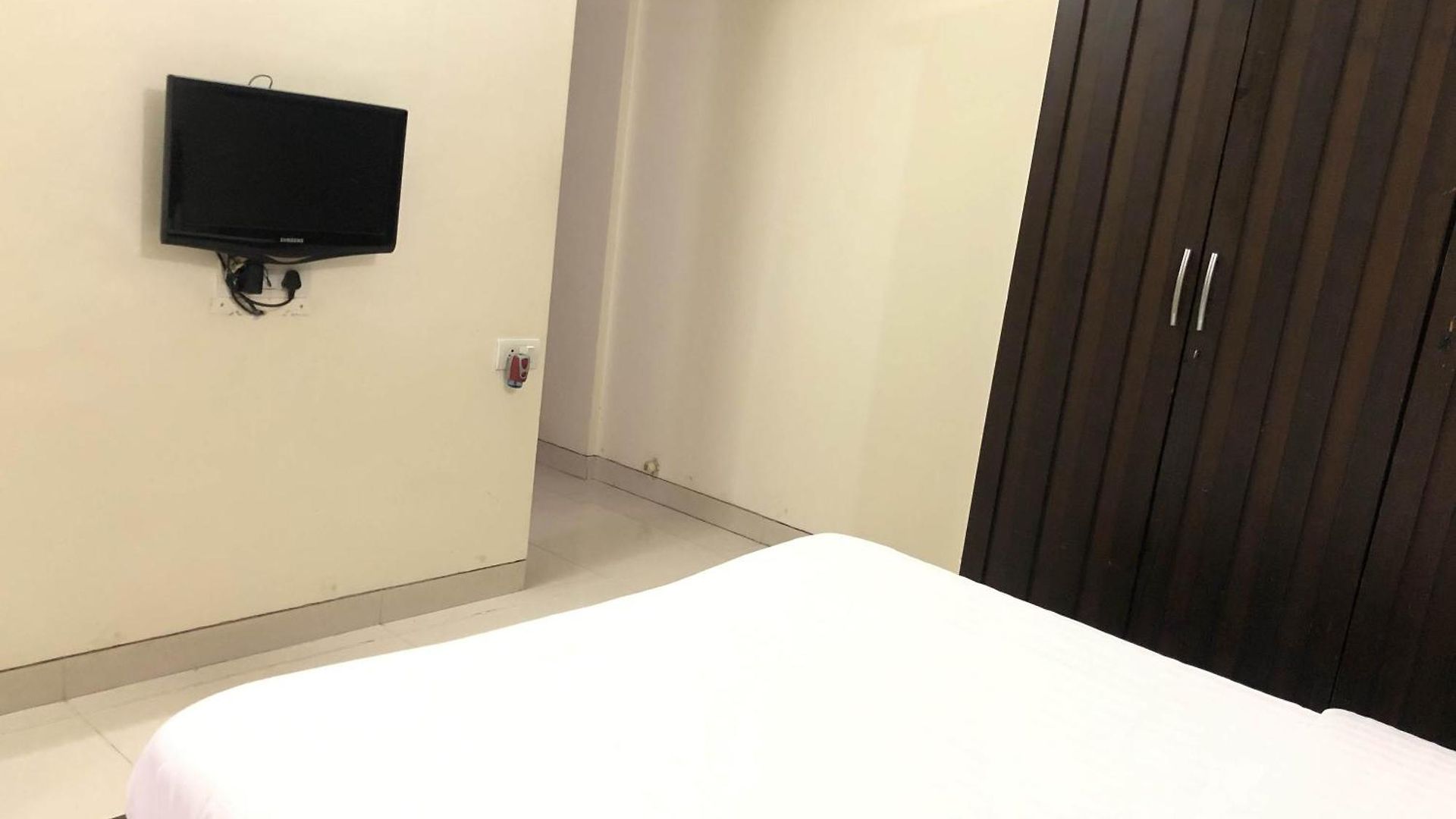 Treat Homes Service In Bkc Siddhant 401 Homestay Mumbai