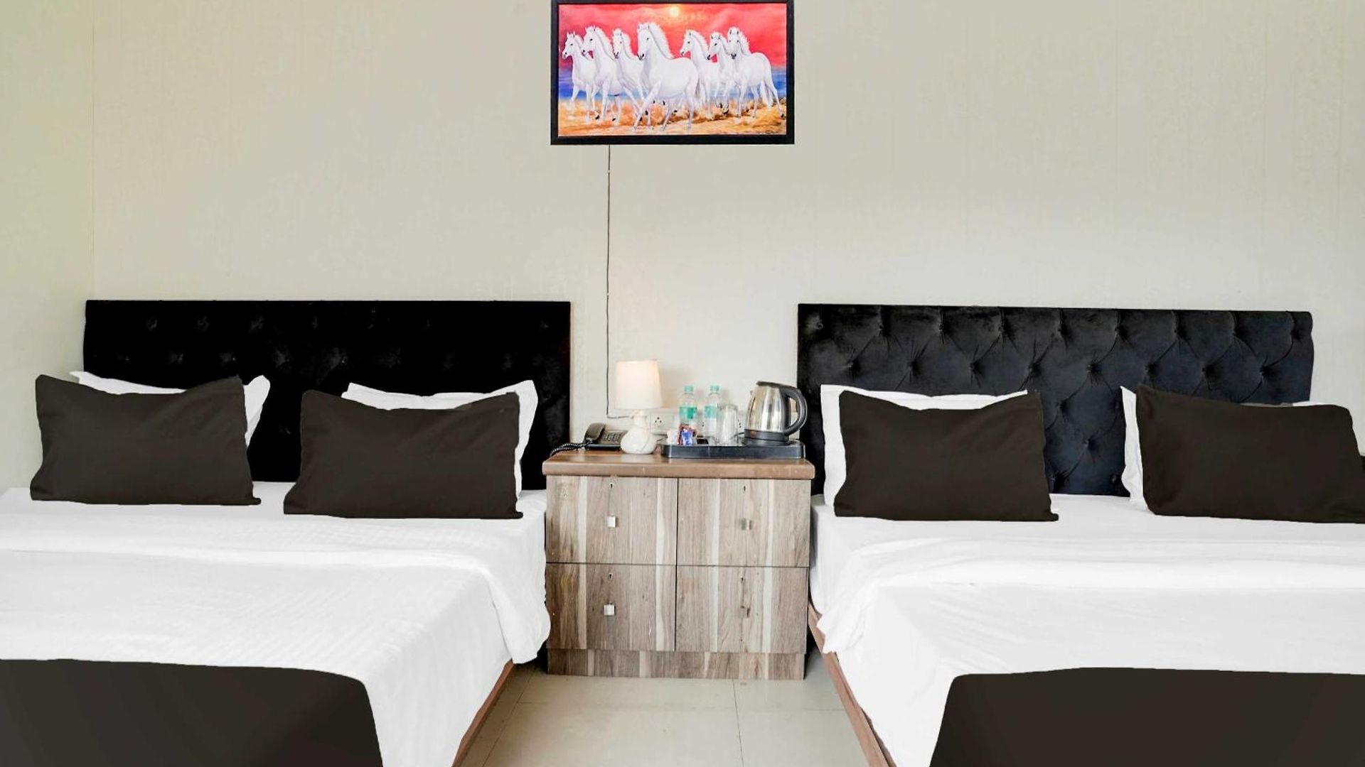 Townhouse Parle Hotel 4*