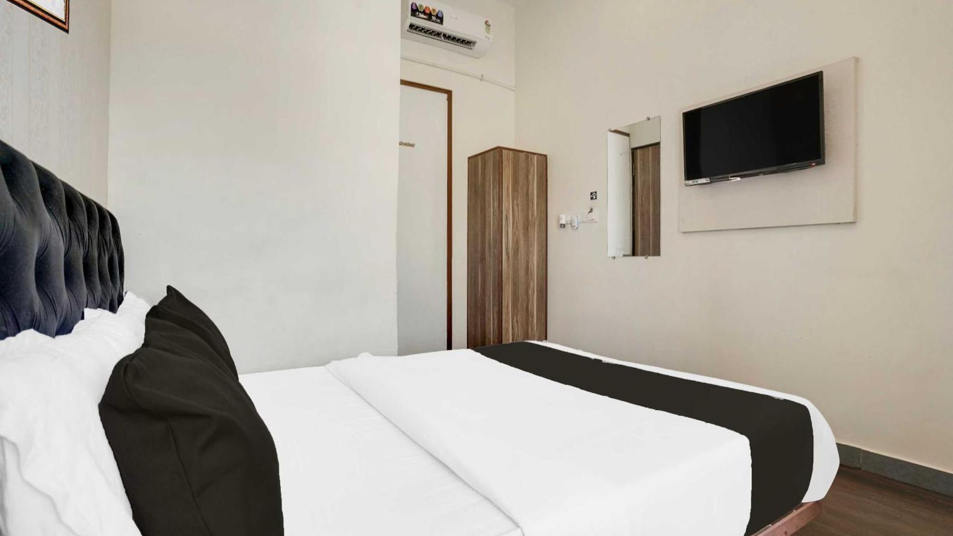 Hotel Townhouse Parle Mumbai