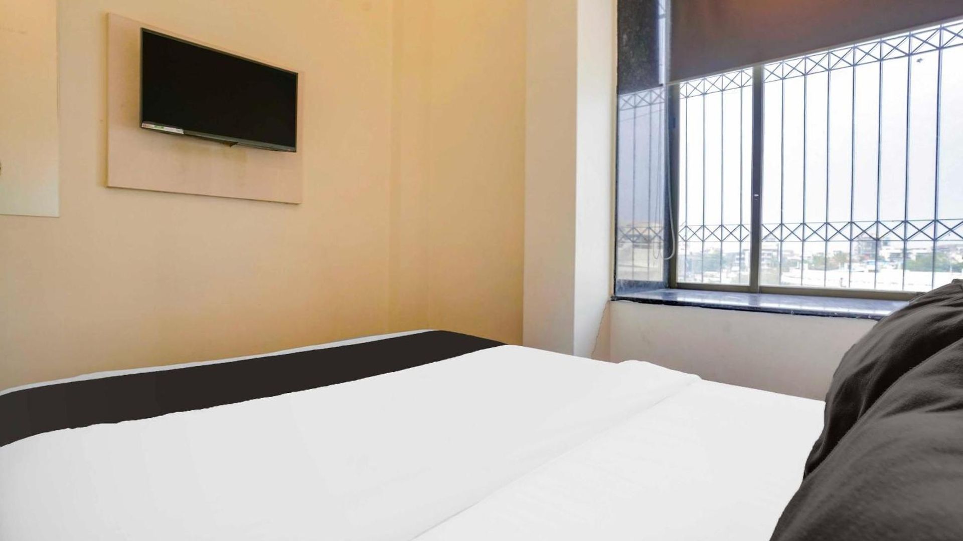 Townhouse Parle Hotel Mumbai