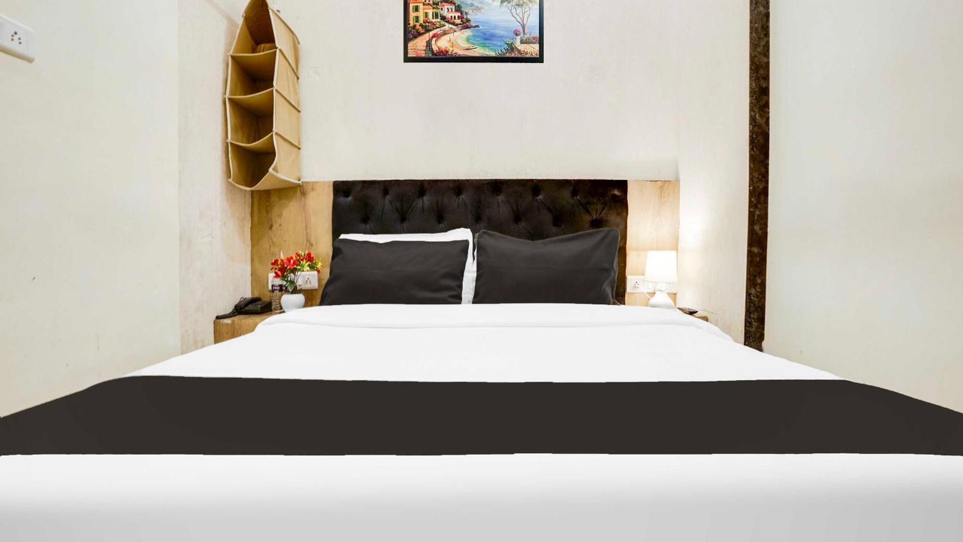 Townhouse Parle Hotel Mumbai