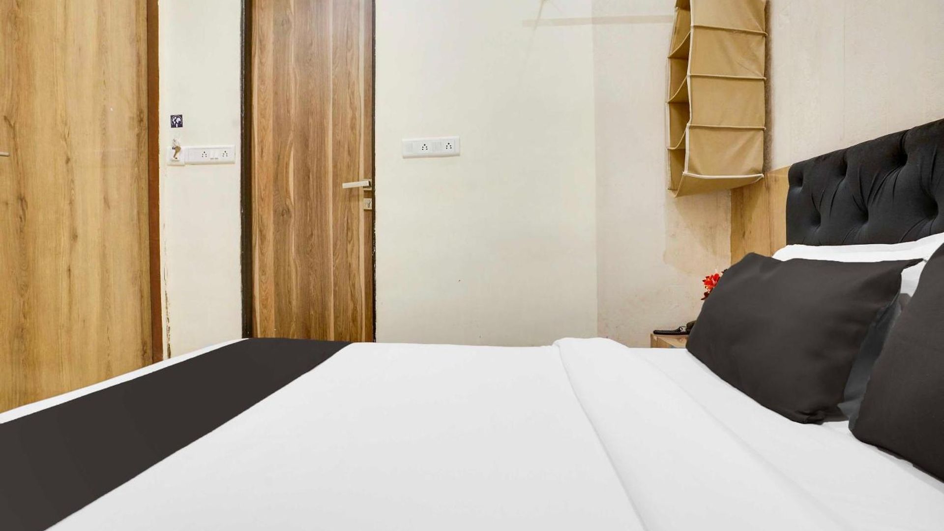 Townhouse Parle Hotel Mumbai