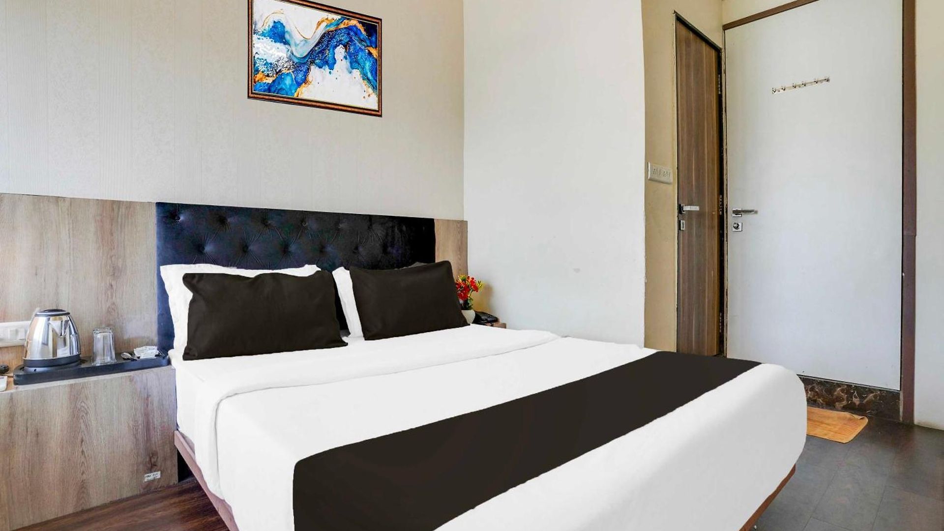 Townhouse Parle Hotel Mumbai