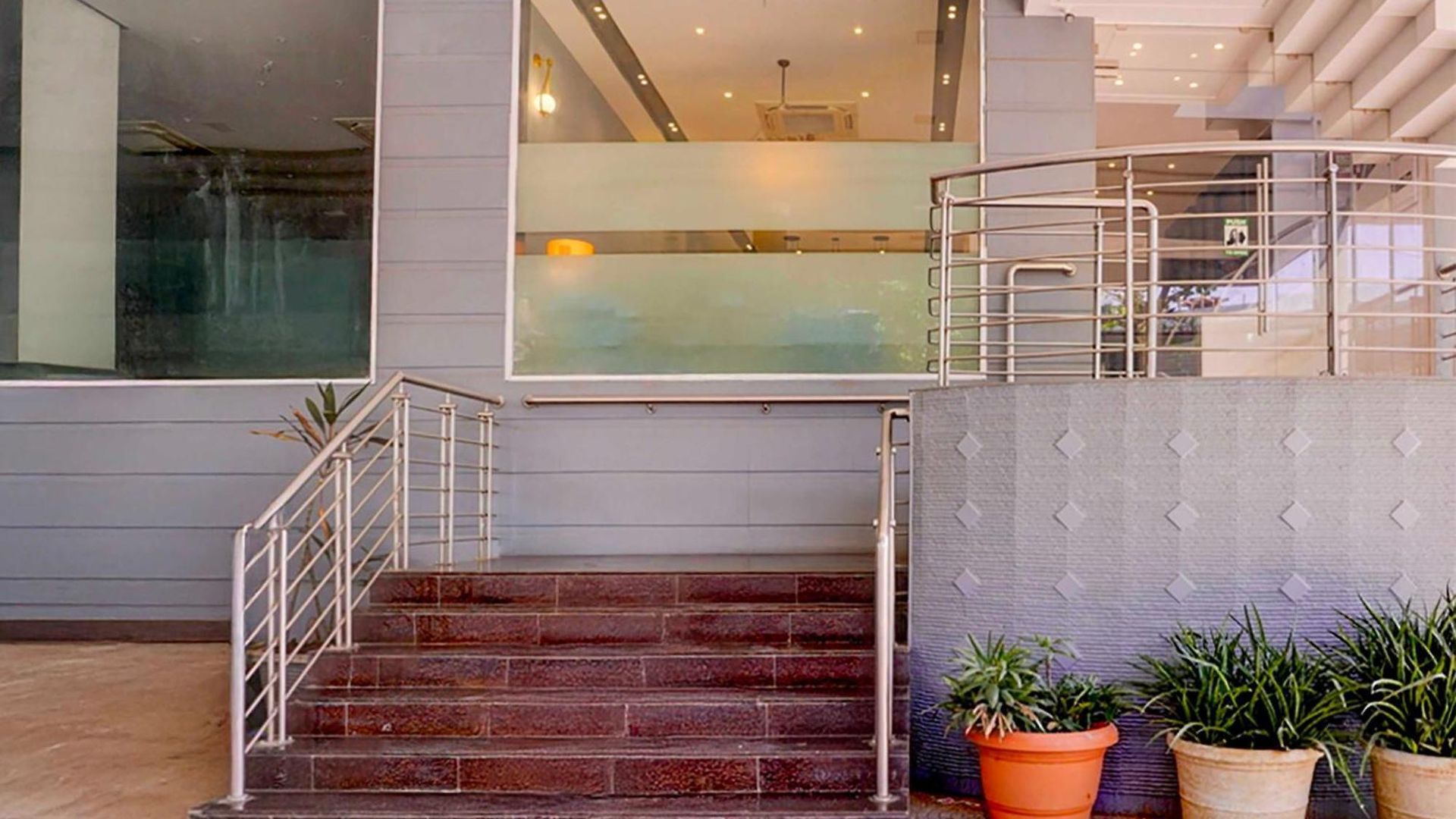 Collection O Exhibition Centre Goregaon 3*