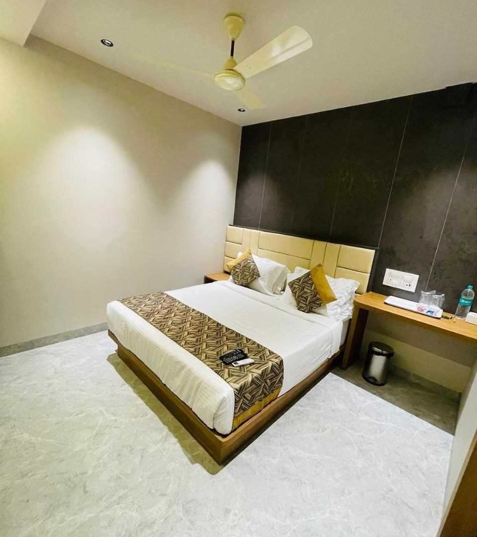 Hotel Glitz T2 Grand-next To Intl Airport 3*