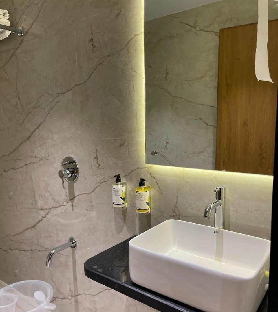 Hotel Glitz T2 Grand-next To Intl Airport 3*
