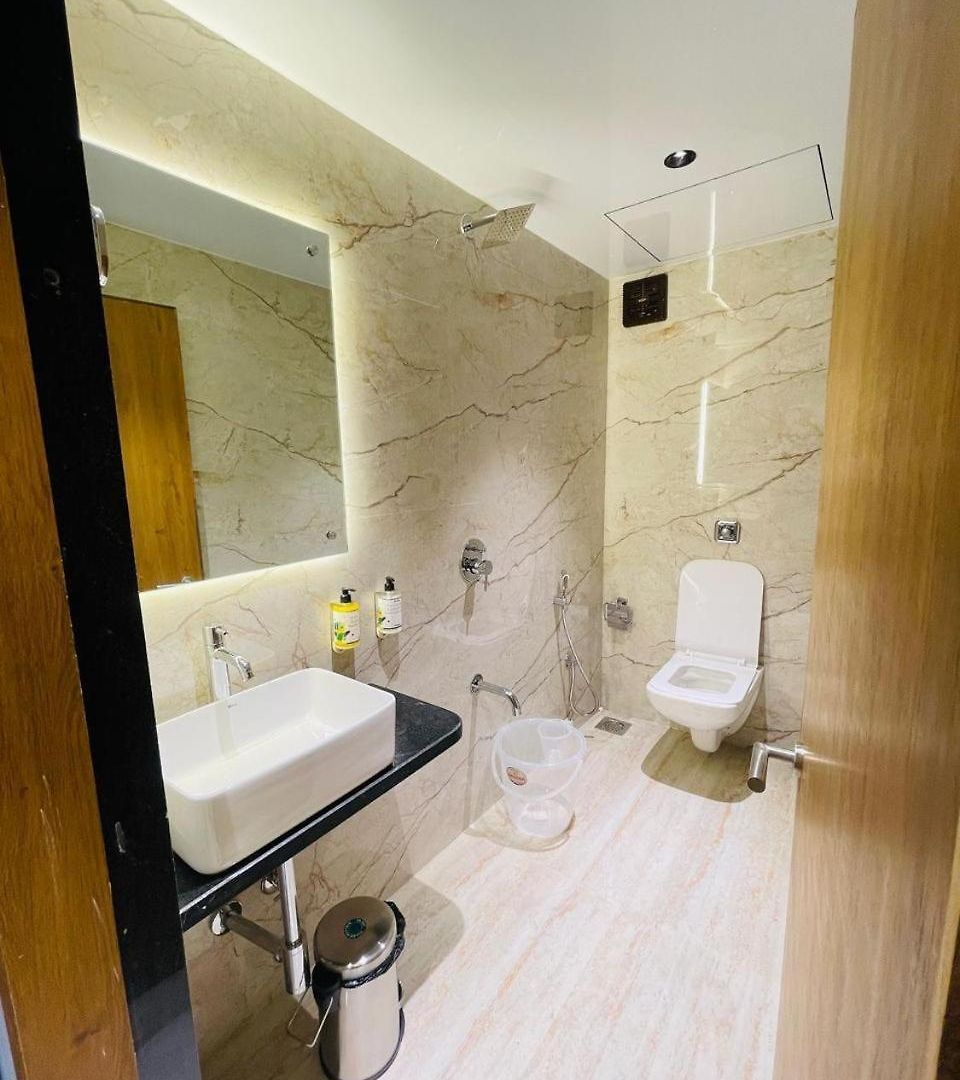Glitz T2 Grand-next To Intl Airport Hotel