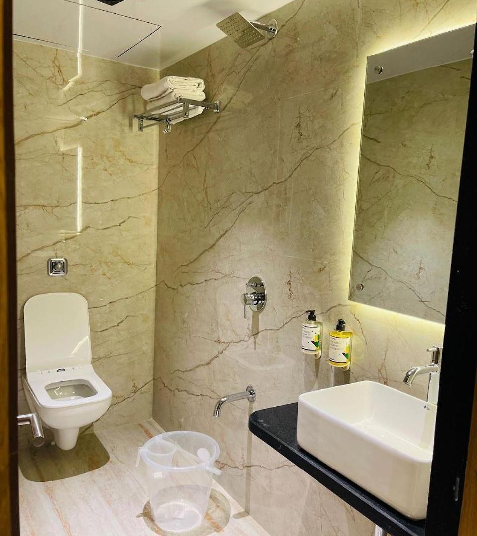 Glitz T2 Grand-next To Intl Airport Hotel