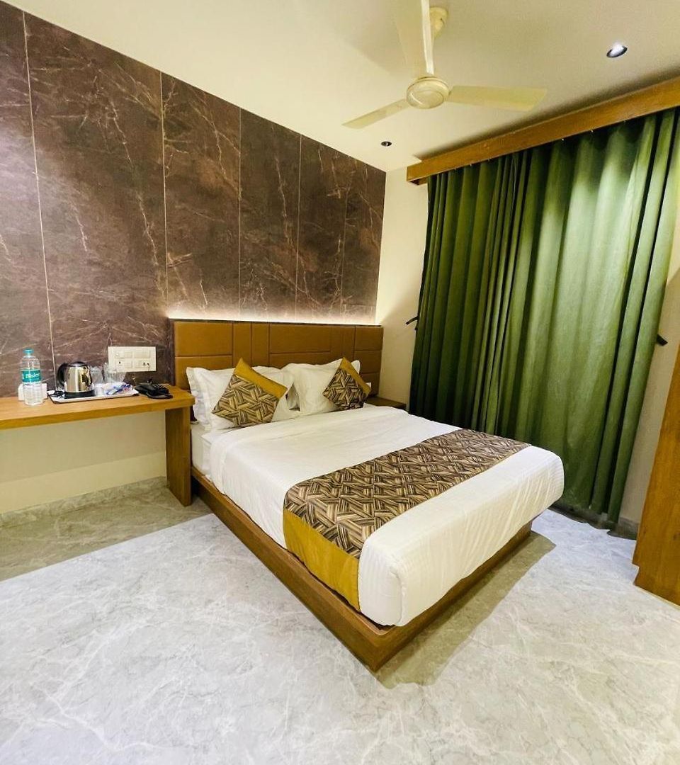 Hotel Glitz T2 Grand-next To Intl Airport 3*
