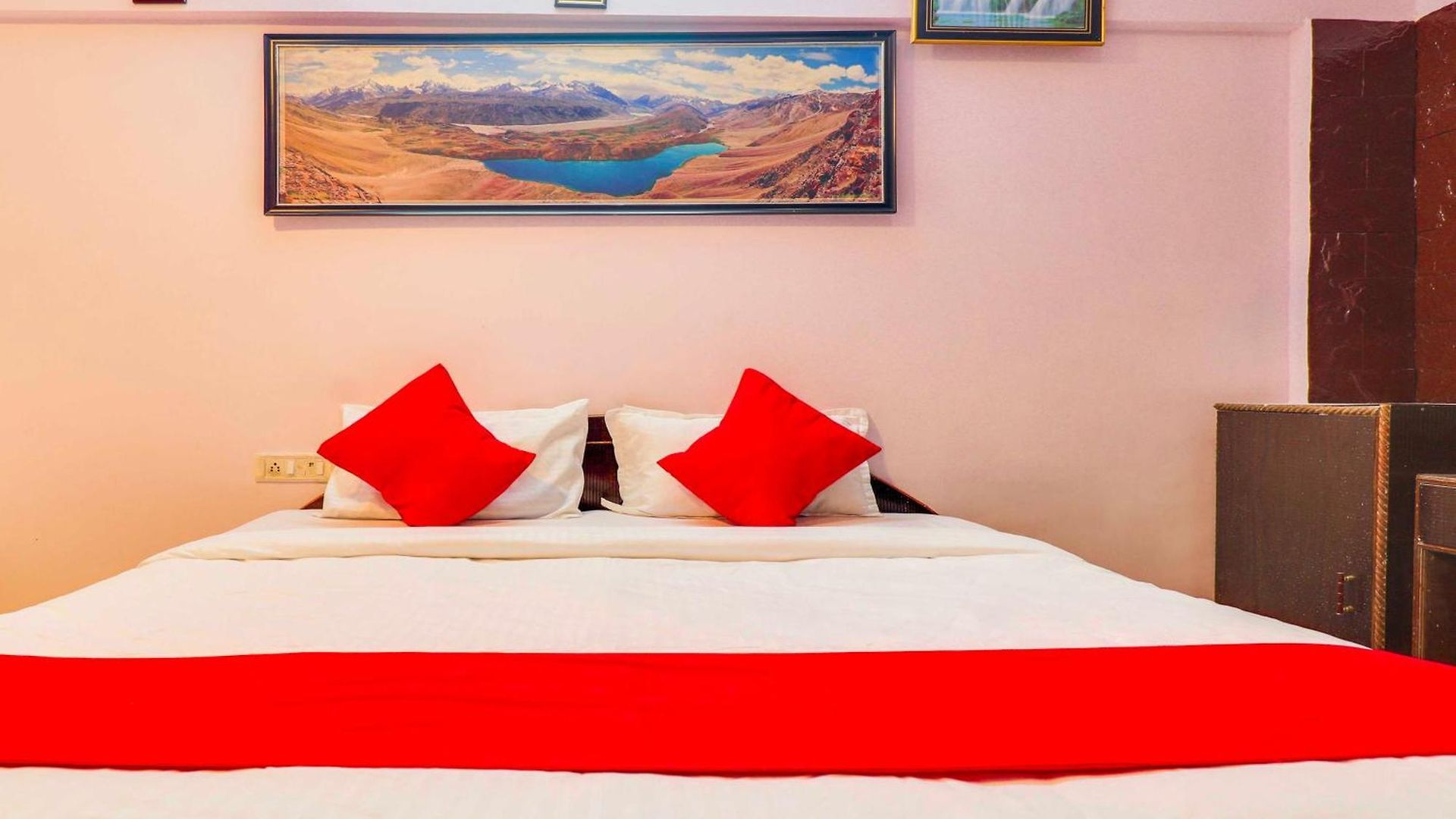 Hotel Collection O Sher E Punjab Andheri