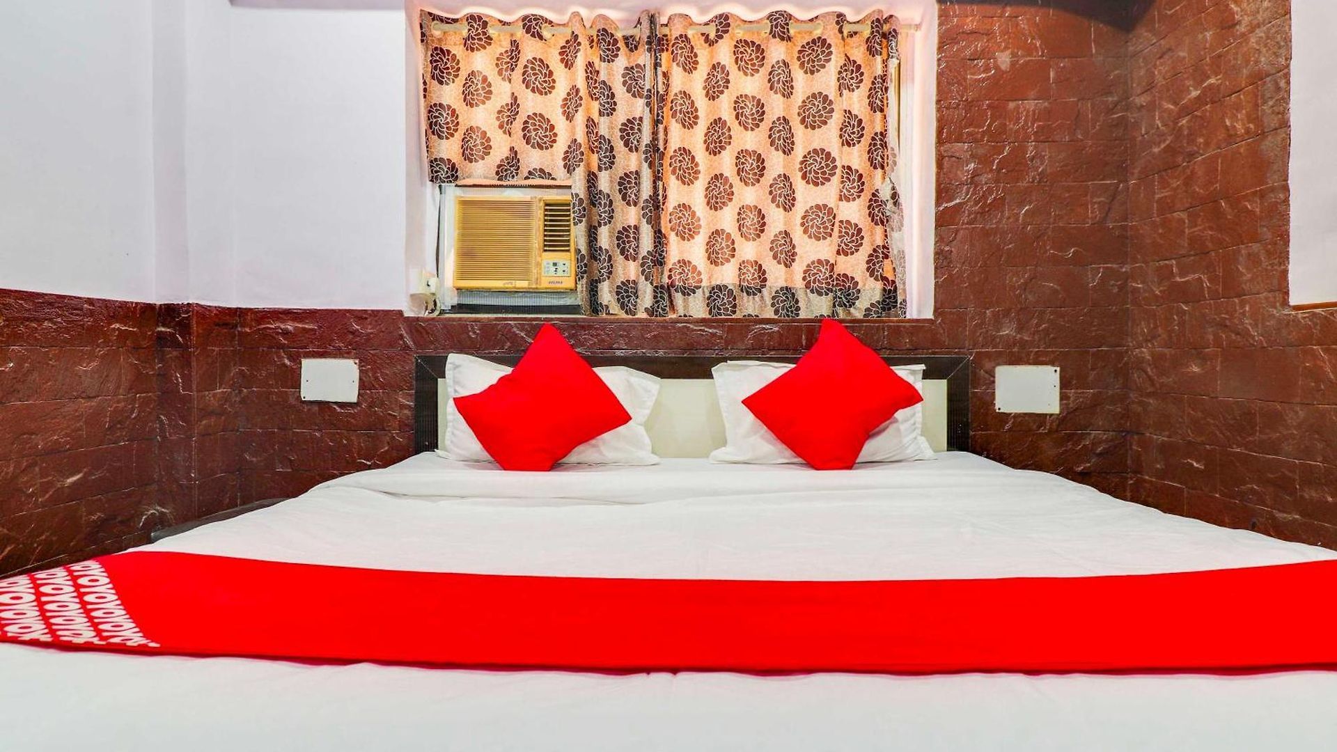 Hotel Collection O Sher E Punjab Andheri