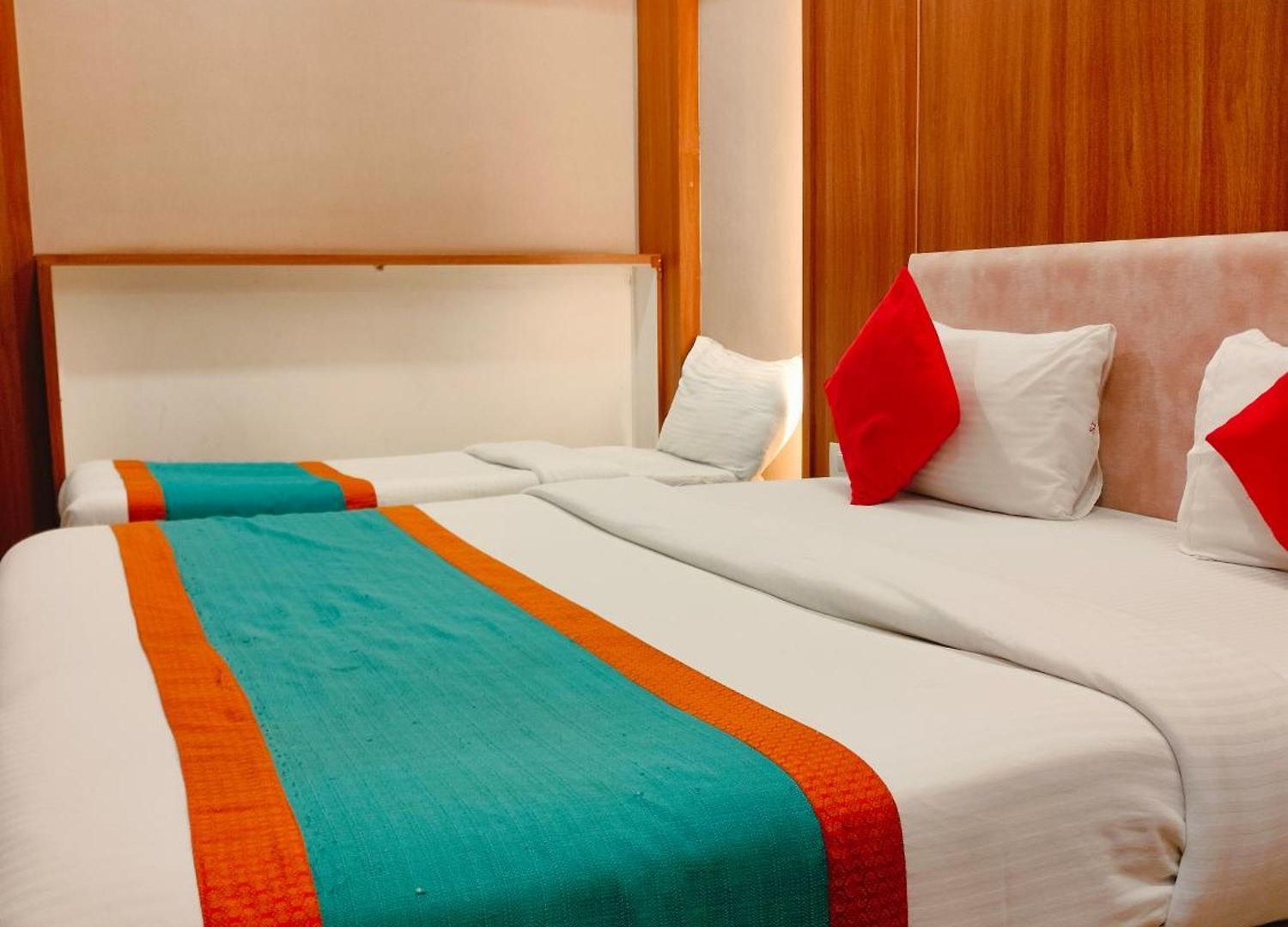 Sahar International 3*