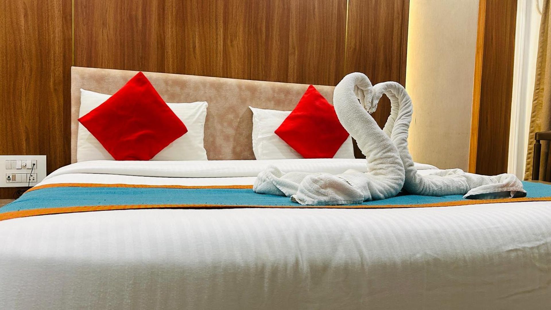 Sahar International 3*