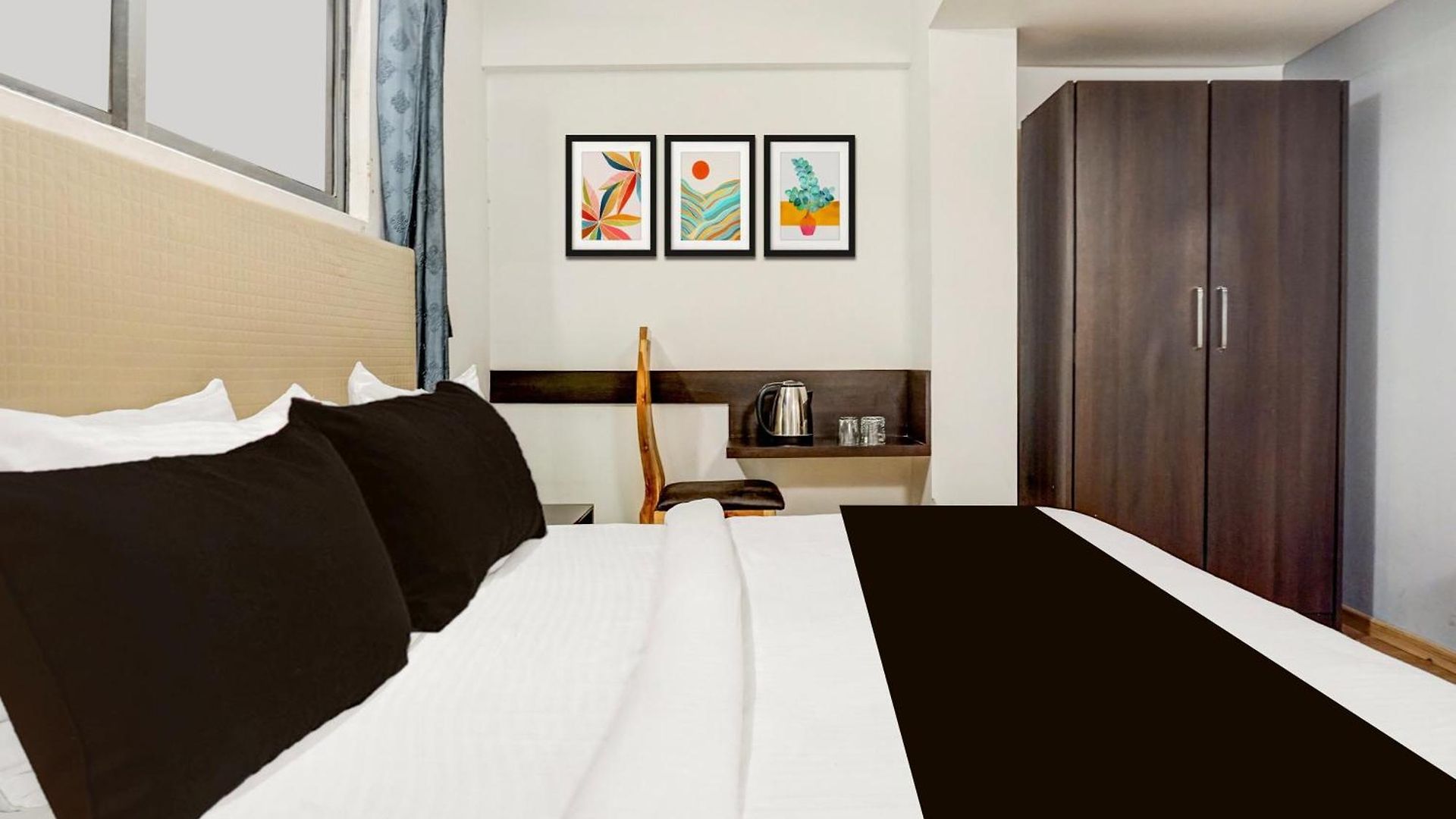 Hotel Townhouse Exhibition Centre Goregaon Mumbai