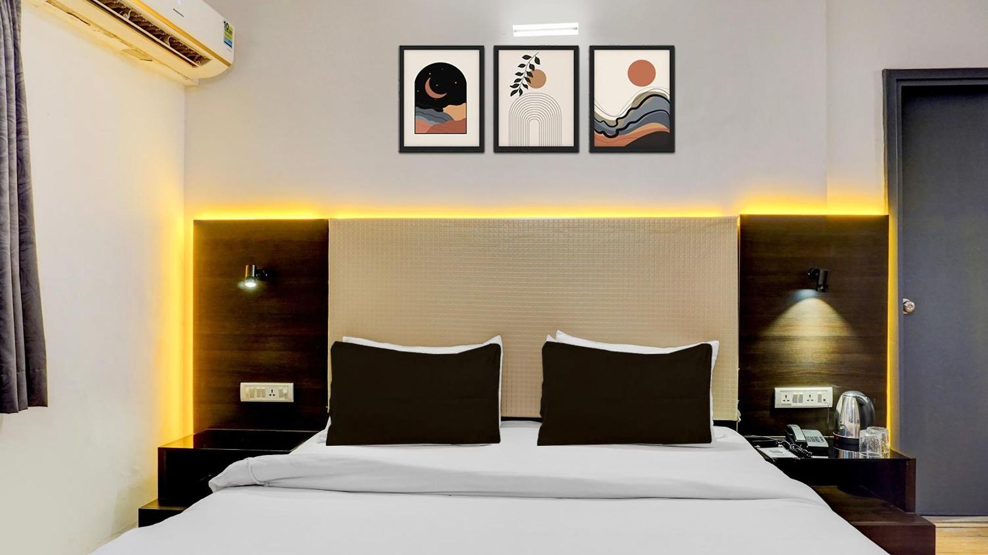 Hotel Townhouse Exhibition Centre Goregaon 3*