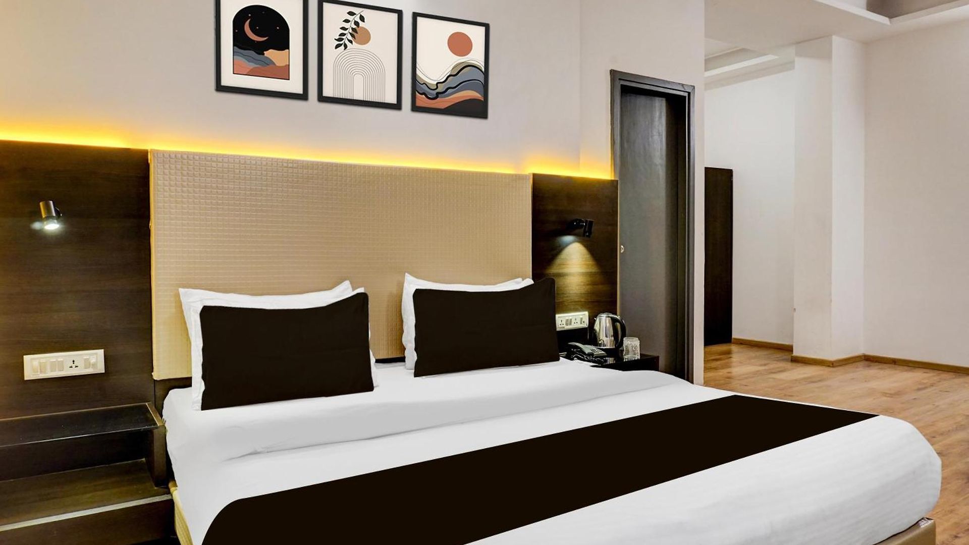Hotel Townhouse Exhibition Centre Goregaon 3*
