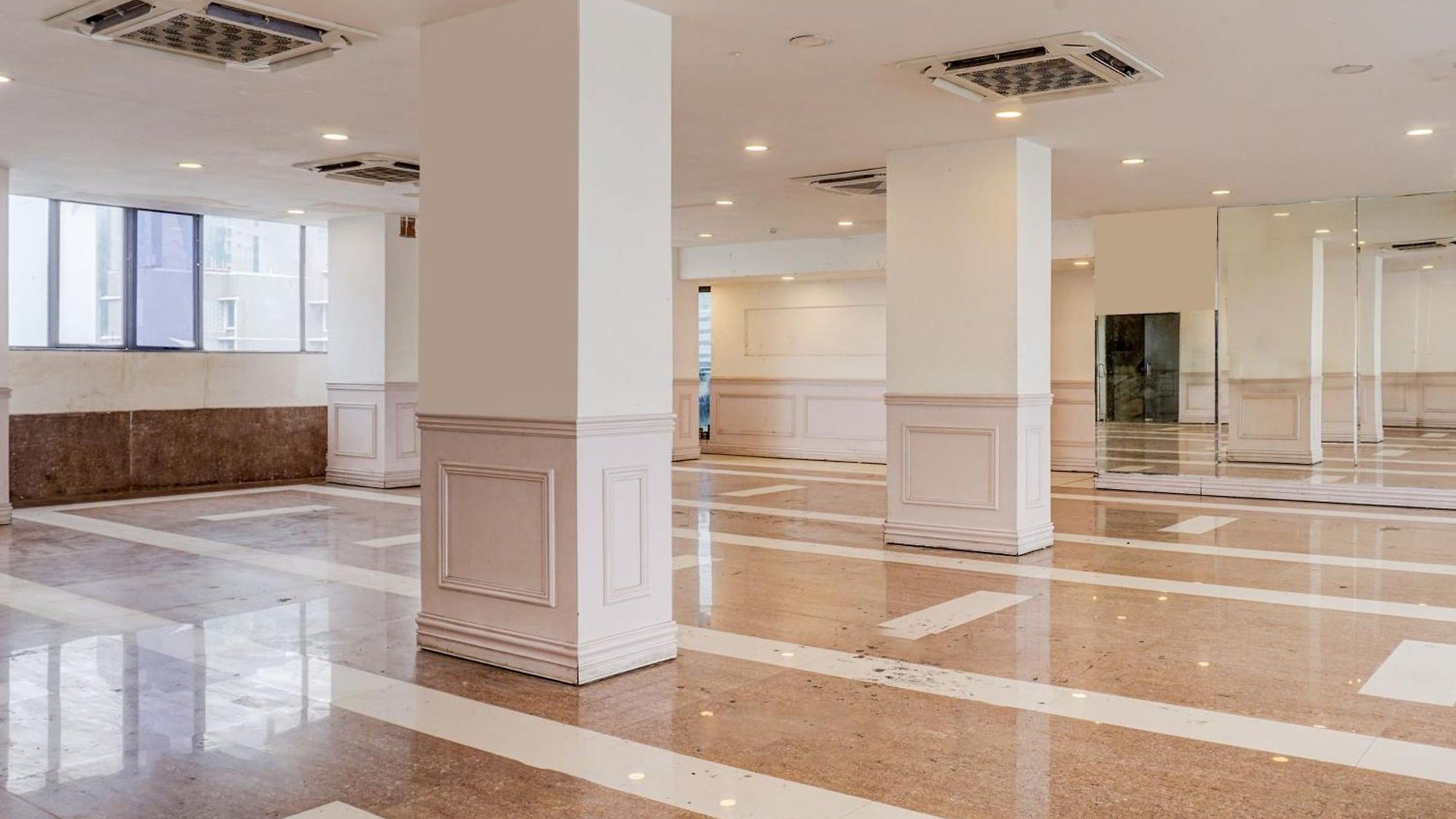 Townhouse Exhibition Centre Goregaon Mumbai