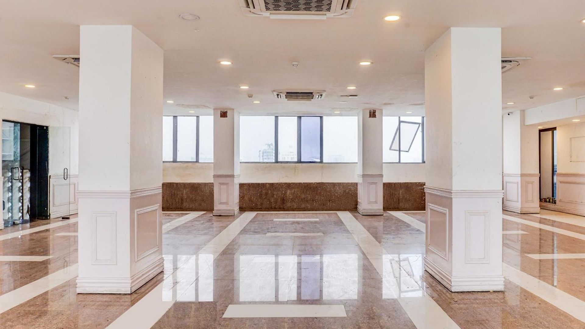 Townhouse Exhibition Centre Goregaon 3*