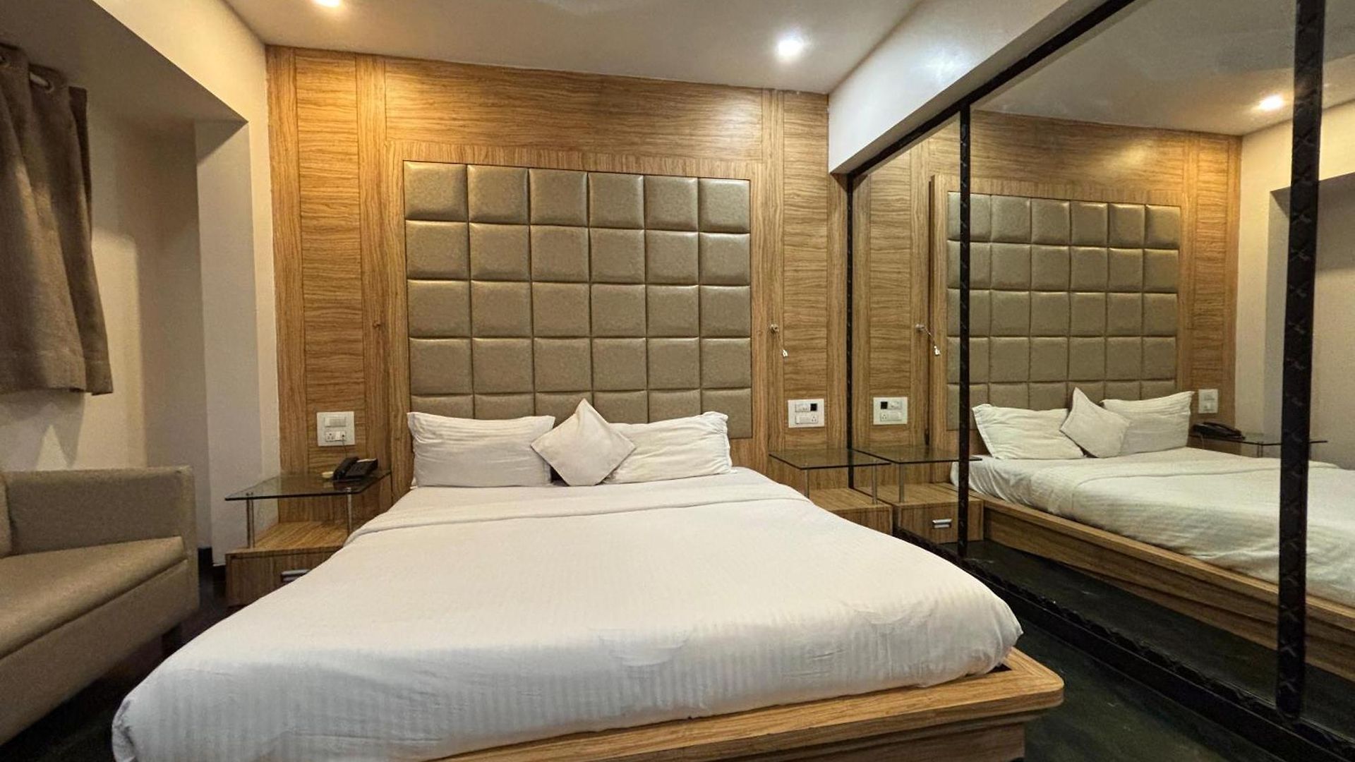 Hotel Sahar Garden Near International Airport 3*
