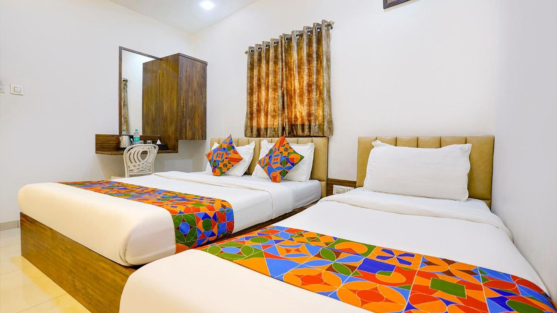 Fabhotel Shahi Palace Inn
