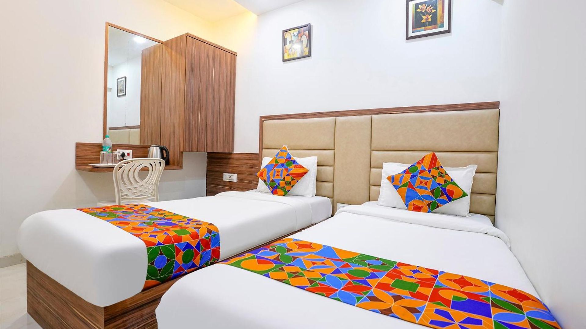 Fabhotel Shahi Palace Inn *