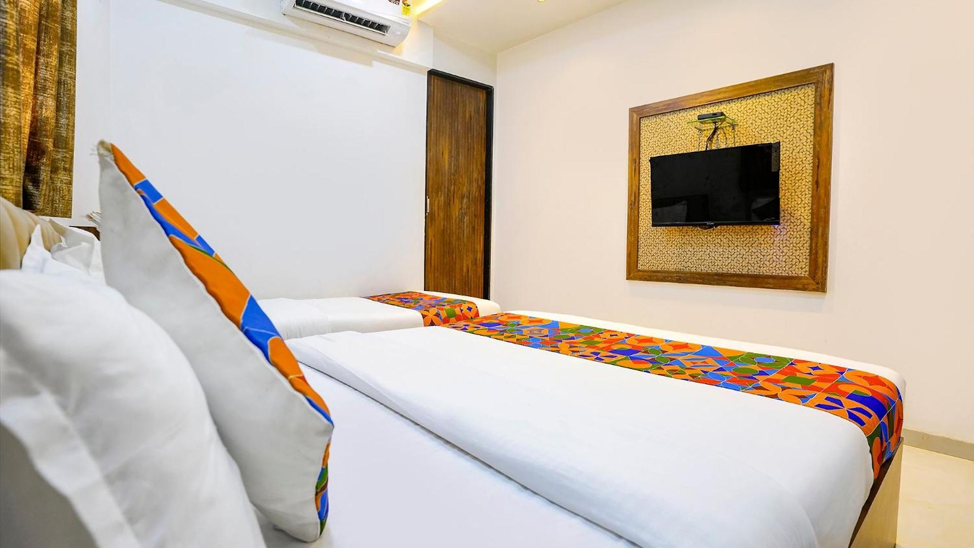 Inn Fabhotel Shahi Palace
