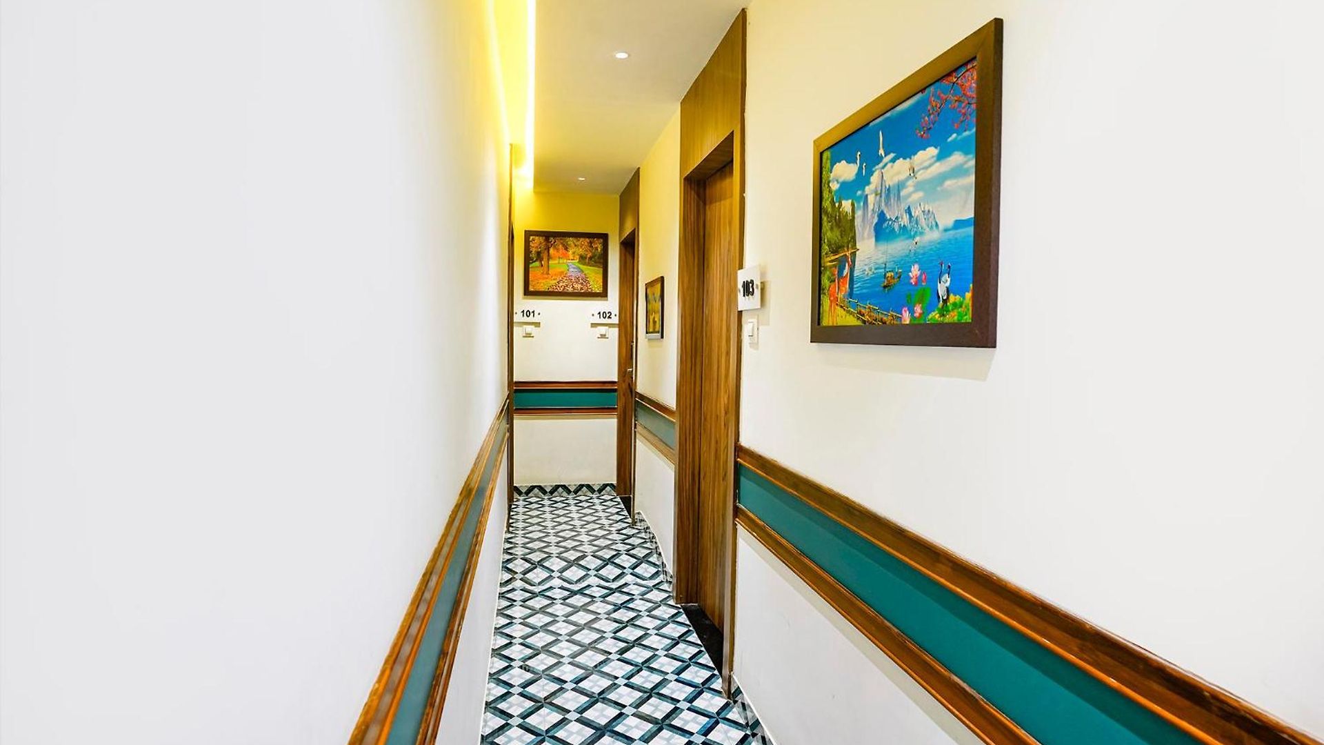 Fabhotel Shahi Palace *