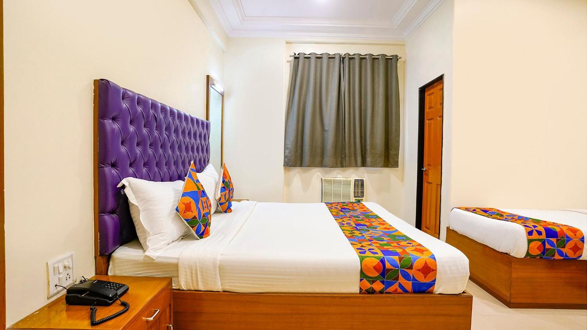 Fabhotel Cruz Royale - Nr- Bandra West