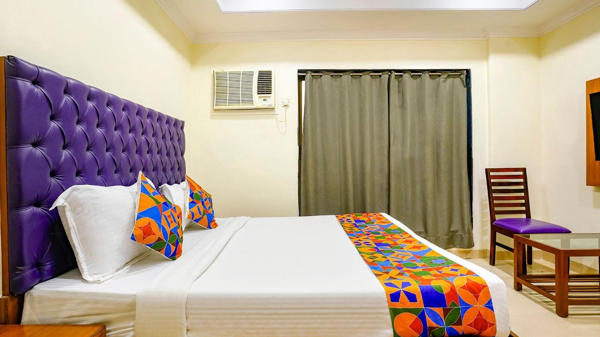 Fabhotel Cruz Royale - Nr- Bandra West Hotel