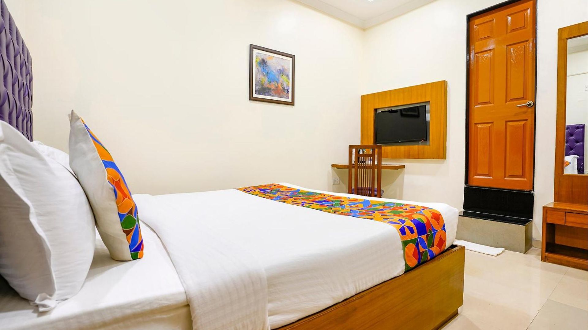 Fabhotel Cruz Royale - Nr- Bandra West Hotel Mumbai