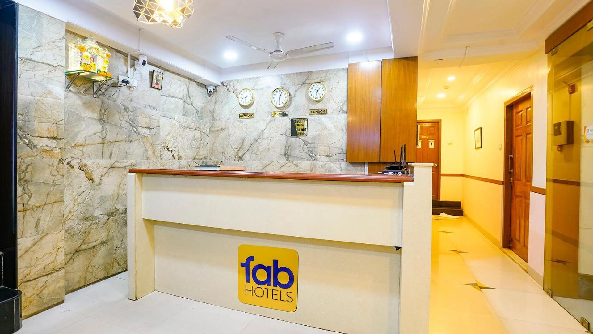 Fabhotel Cruz Royale - Nr- Bandra West Hotel 3*