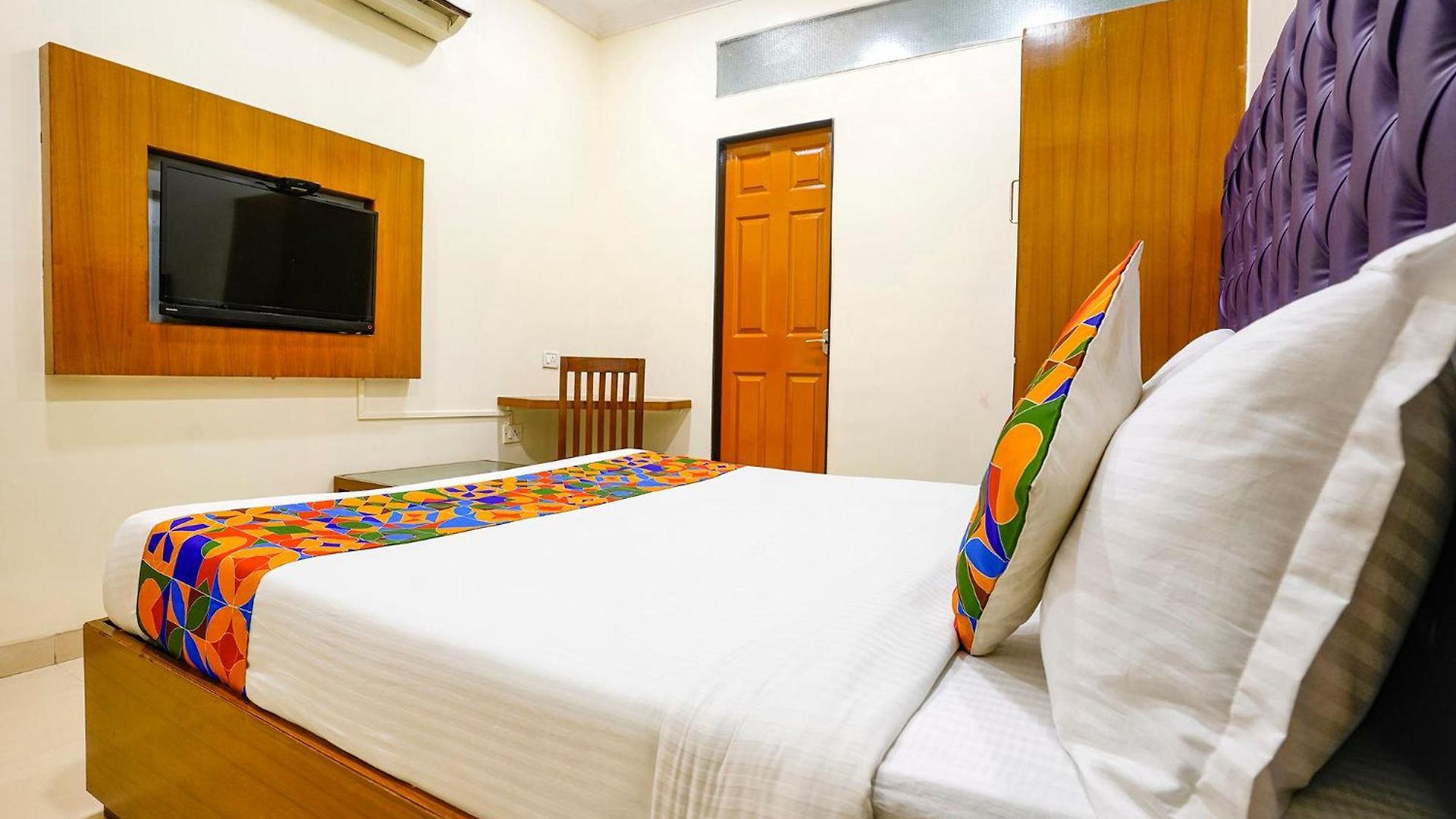 Fabhotel Cruz Royale - Nr- Bandra West Mumbai