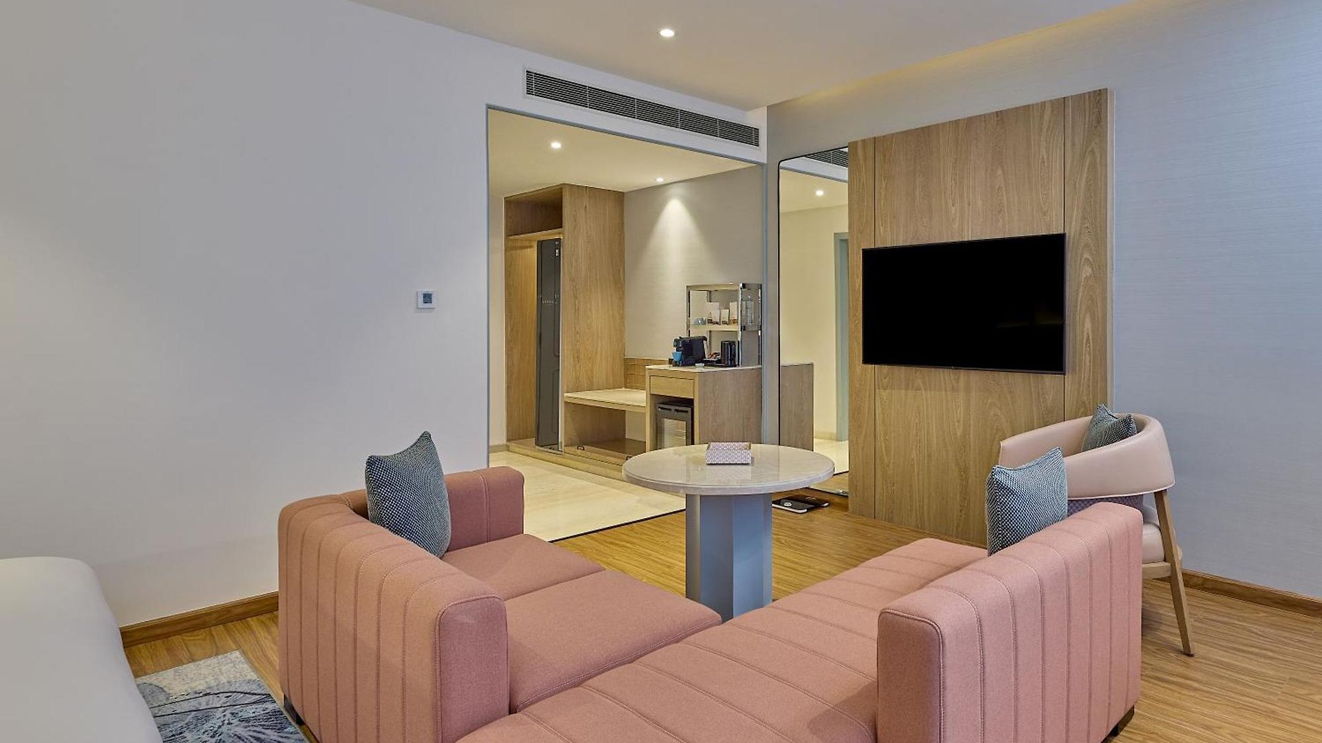 Hotel Iconiqa - The Lifestyle Of Mumbai