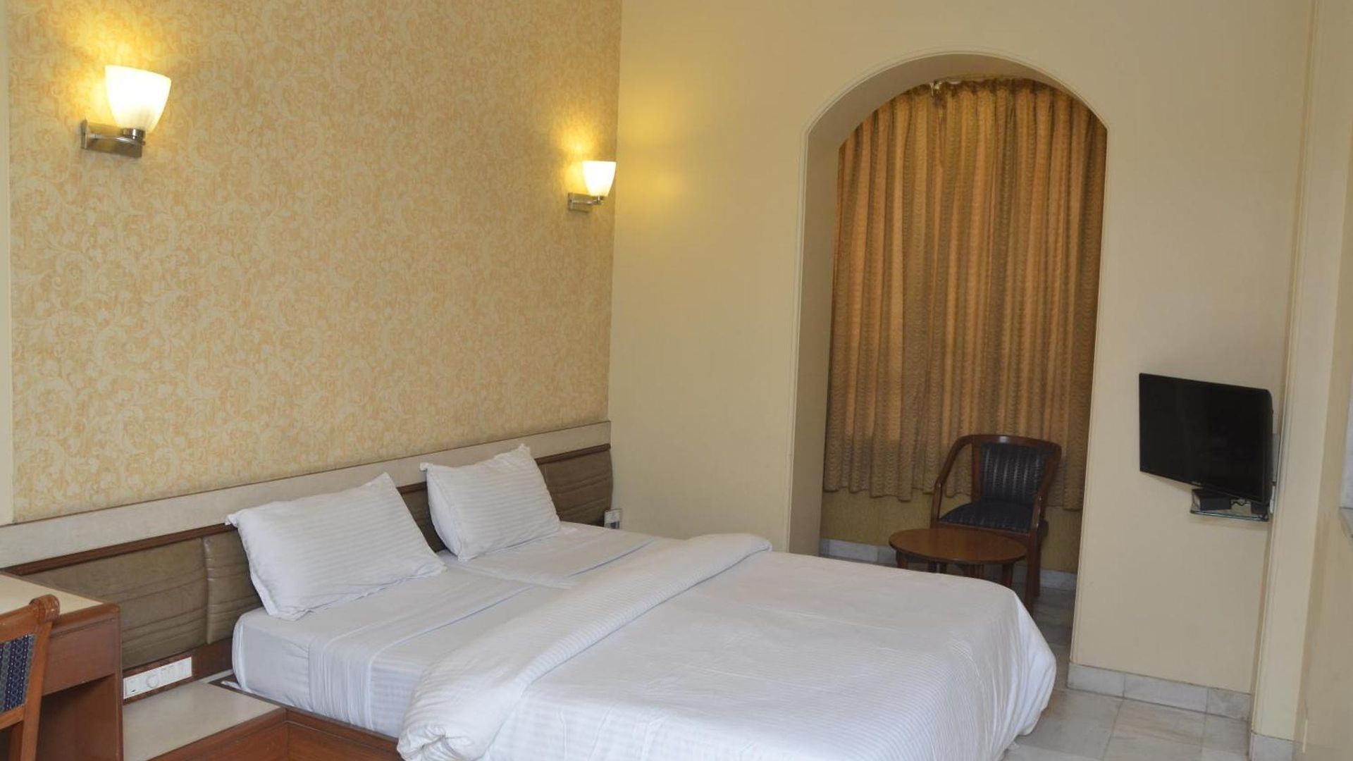Hotel Ashray International, Sion - Near Bkc Mumbai